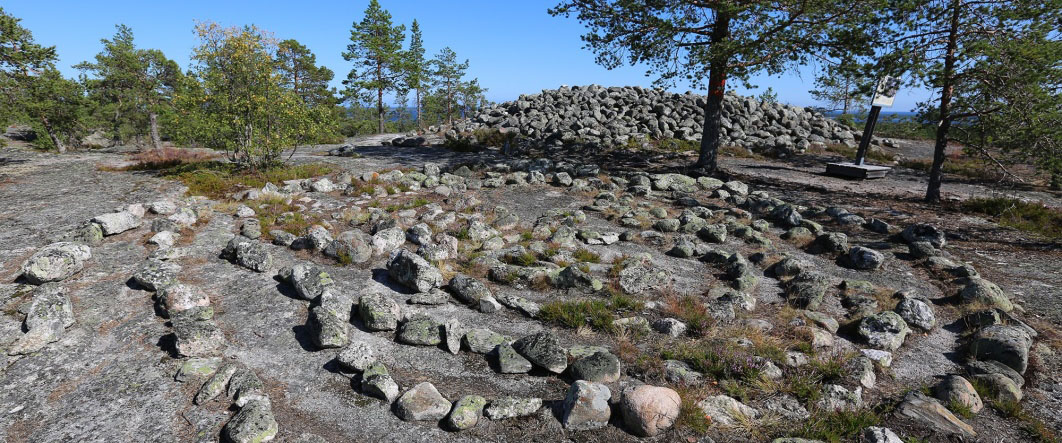 Walk with a biologist - on tracks from the bronze age