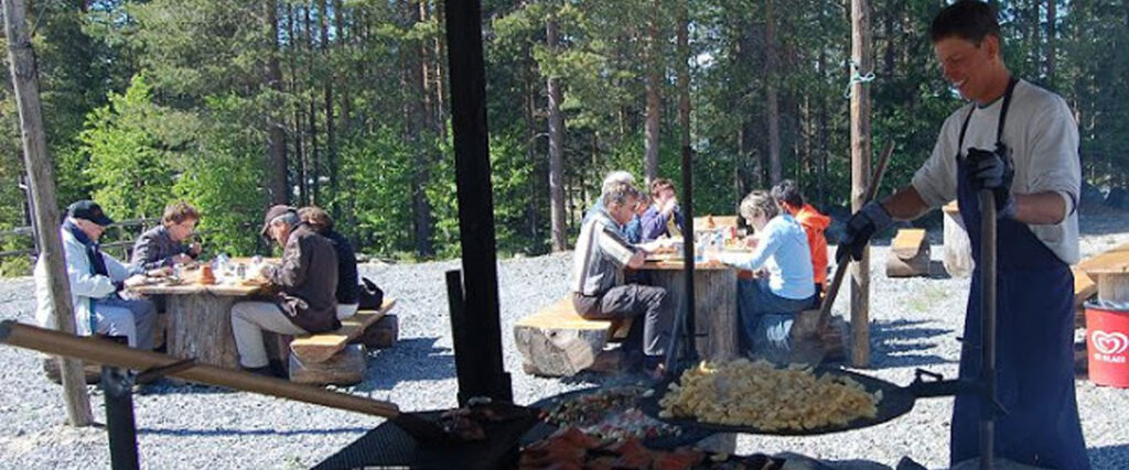 Matlagning över öppen eld Jävrebodarna