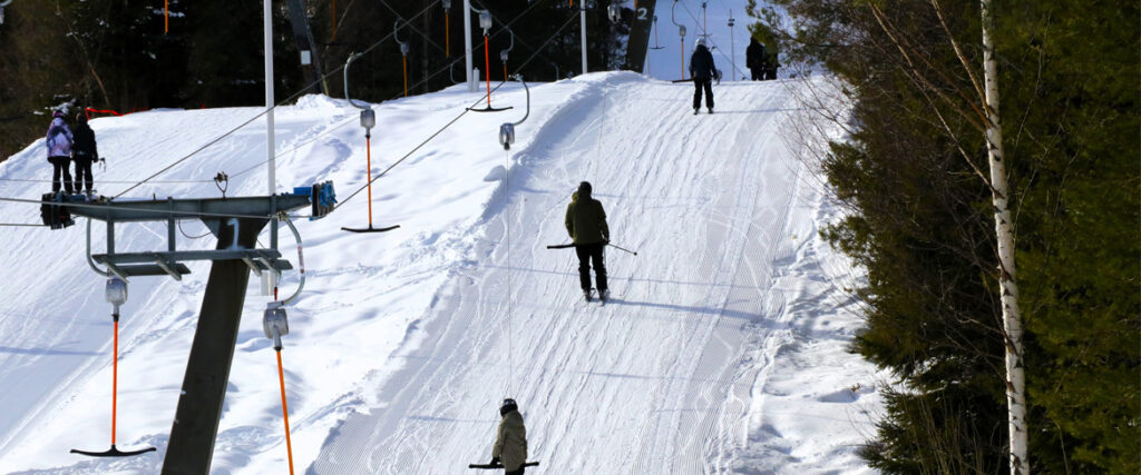 People on the way up to the slopes